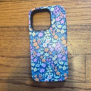 Casely iPhone 15 Pro Full Bloom Case